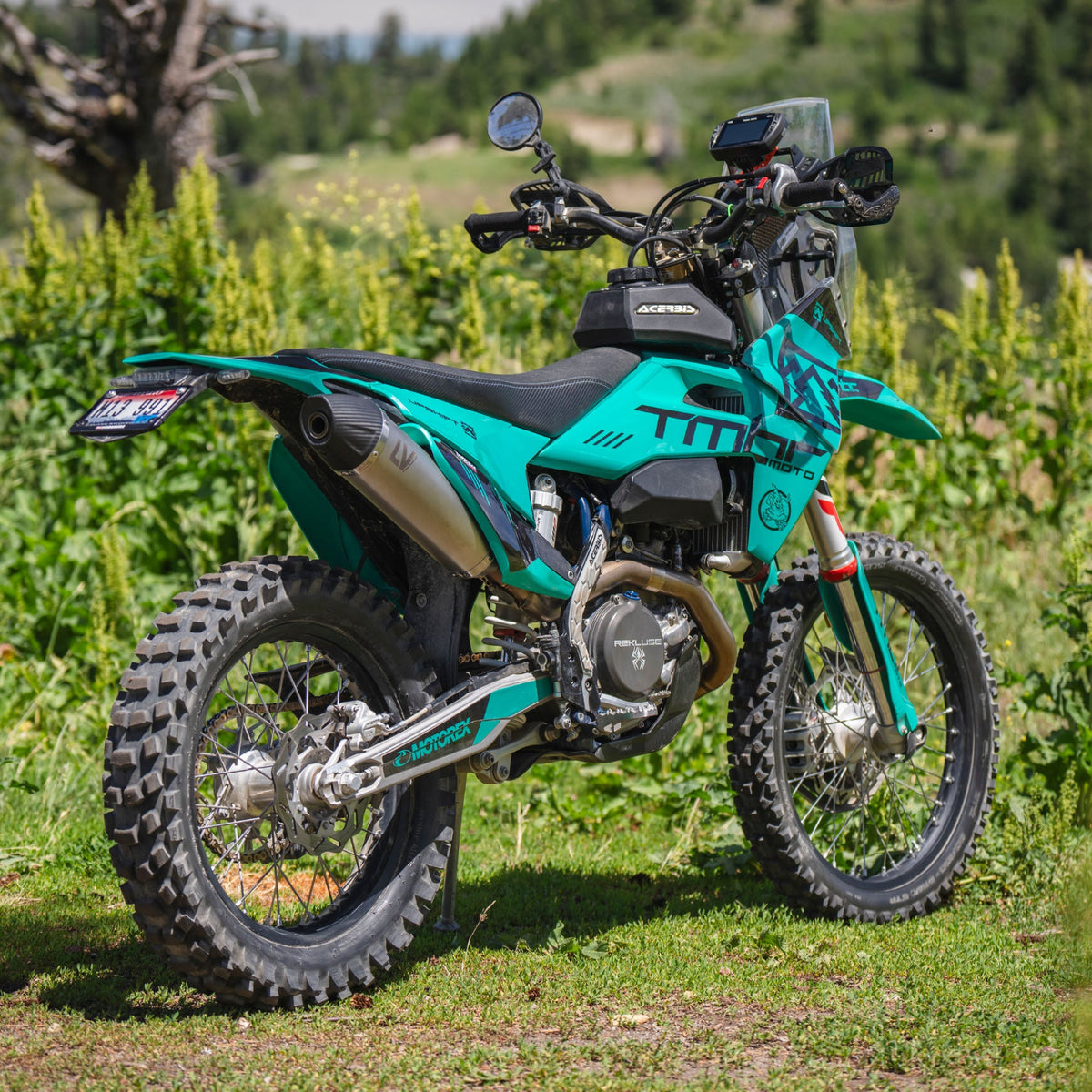 LeoVince LV-X EVO stainless steel slip-on exhaust with carbon fiber end cap for KTM and Husqvarna enduro models.