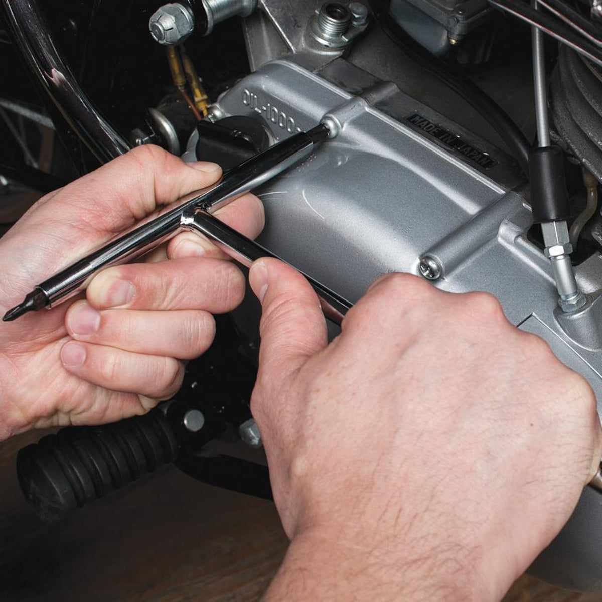 Motion Pro 08-0557 T-Handle Bit Driver with genuine JIS Cross-Point Bits.