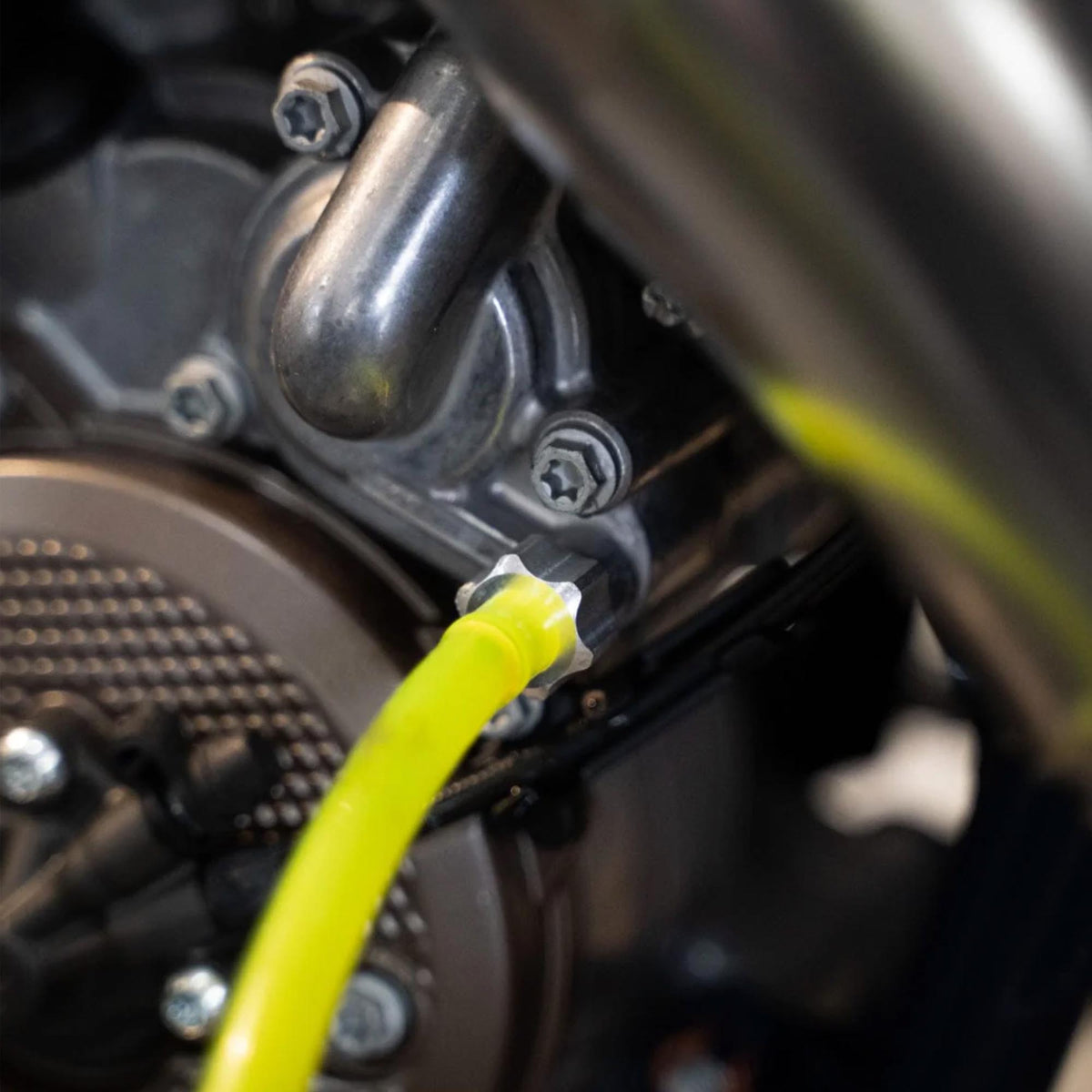 NIHILO CONCEPTS - MOTORCYCLE COOLANT DRAIN TOOL